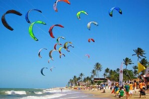 Beach nearby - Dream Beach Cumbuco Oceanfront Apartments (Caucaia)