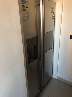 คอมฟอร์ทดูเพล็กซ์, เตียงควีนไซส์ 1 เตียง, ปลอดบุหรี่ | ครัวส่วนตัว | ตู้เย็น, เตาประกอบอาหาร, เครื่องครัว/จาน/ช้อนส้อม