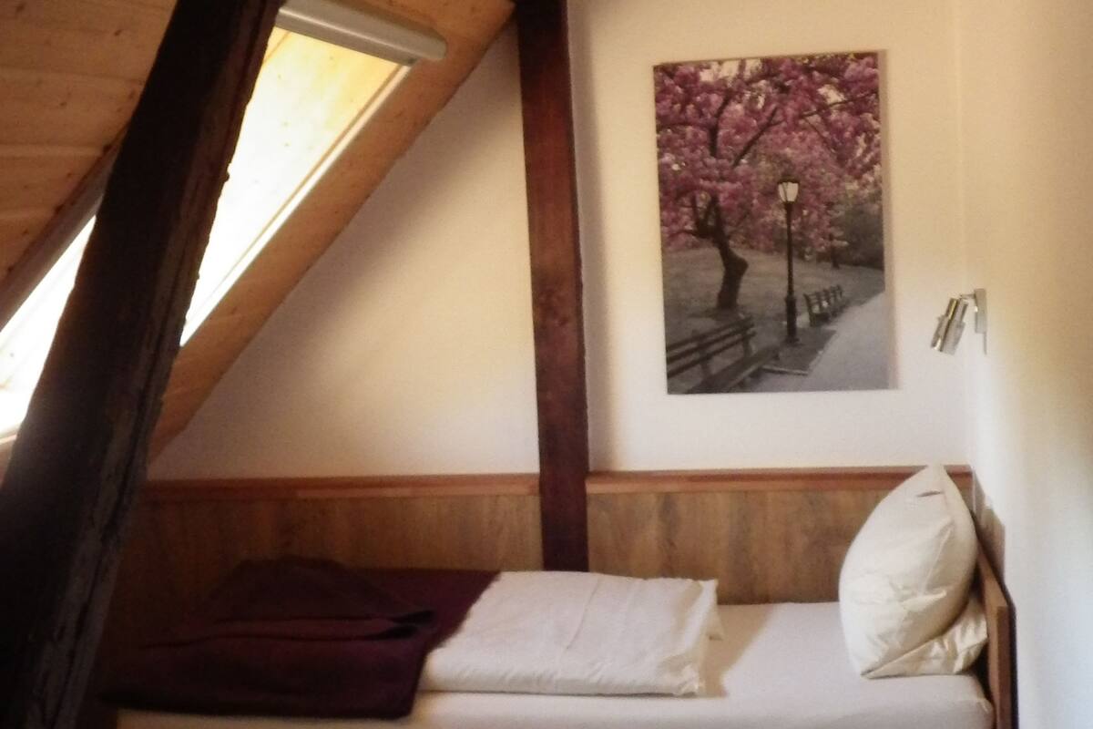 Habitación doble superior | Escritorio, wifi gratis, ropa de cama