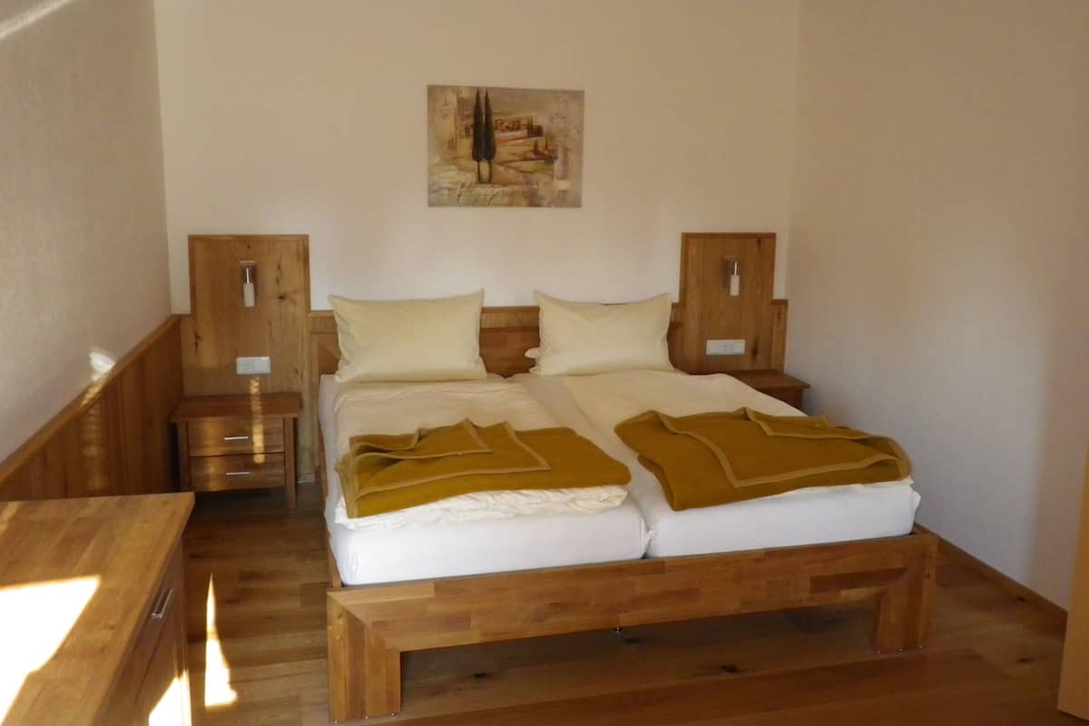 Habitación doble | Escritorio, wifi gratis, ropa de cama