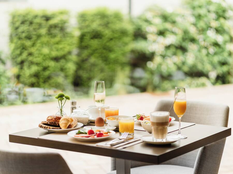Se ofrece un desayuno bufé todos los días (por un coste adicional)