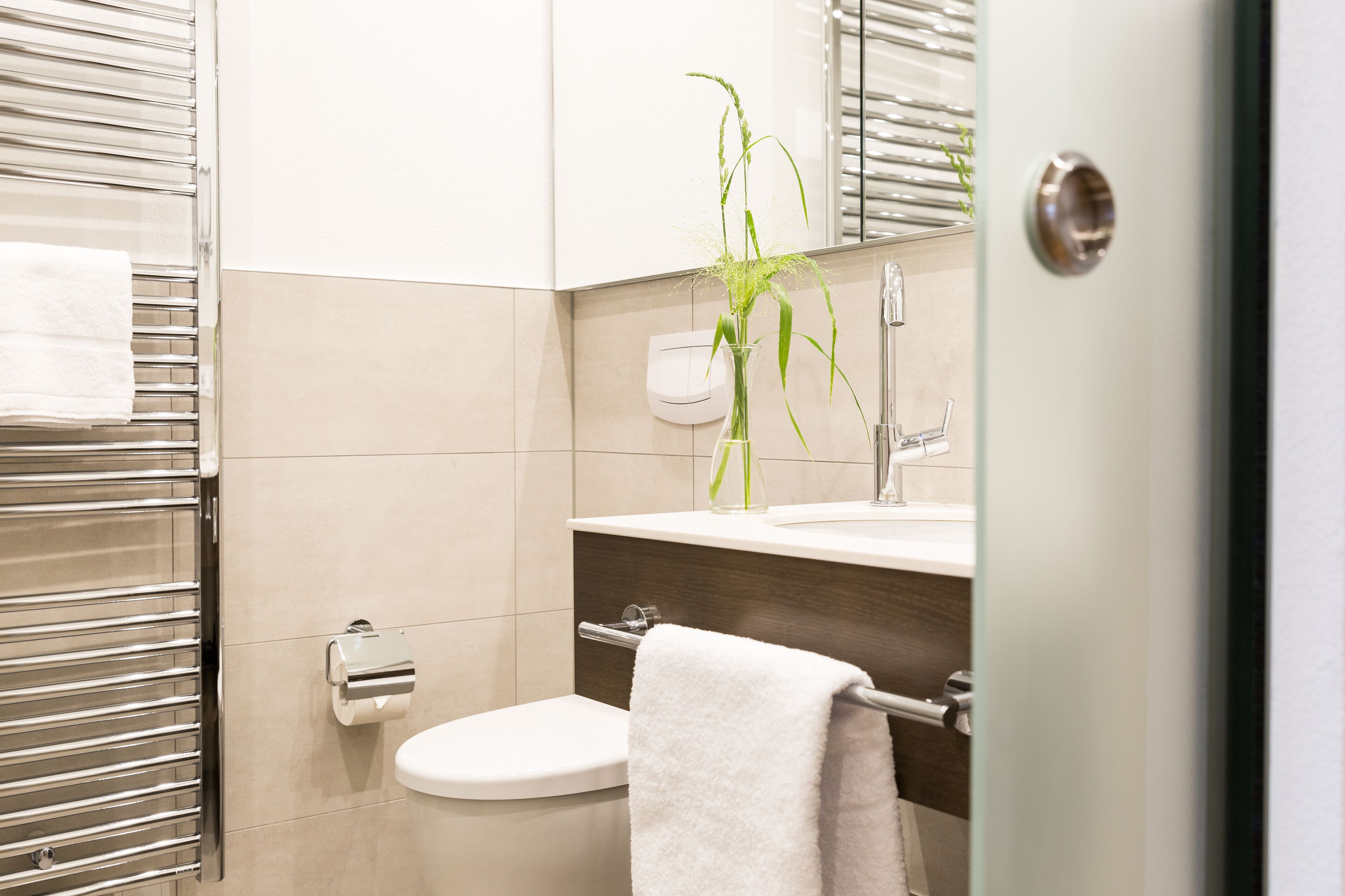 single room | bathroom | free toiletries, hair dryer, towels