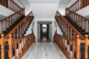 Staircase - Capital O 293 Mutiara Hijau Suites Syariah (Medan)