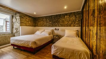 Deluxe Apartment, 1 Bedroom, Kitchen (Alfaiate) | Minibar, individually decorated, desk, blackout drapes