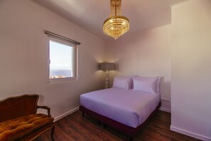 Apartamento, vistas a la montaña (Ourives) | Minibar, decoración individual, escritorio y cortinas opacas