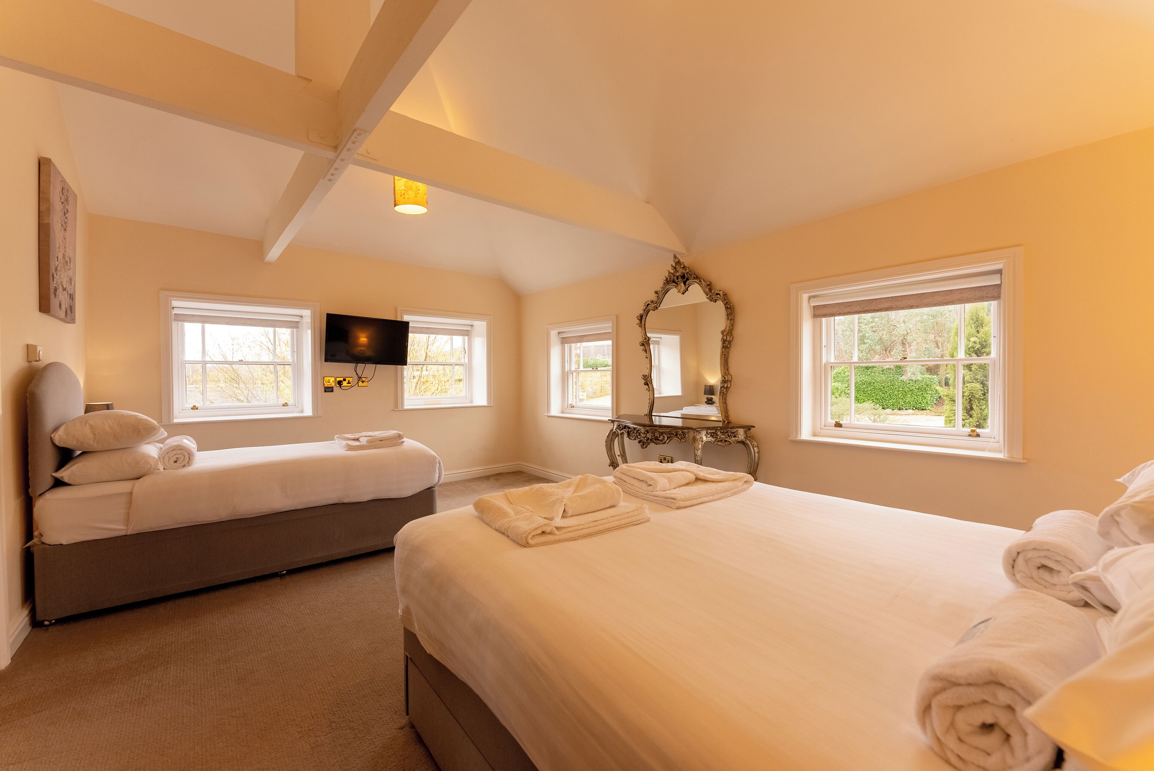 House, 4 Bedrooms (Elliott House) | Langsir/tirai gelap terus, kalis bunyi, seterika/papan seterika 