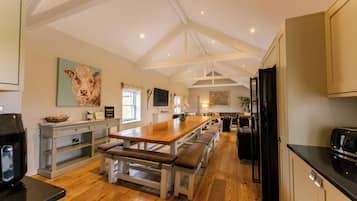Maison, plusieurs chambres (The Old Milking Parlour Grande) | Restauration dans la chambre