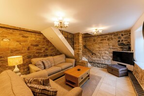 独立别墅, 2 间卧室 (The Dairy) | 起居区 | 平板电视、DVD 播放器