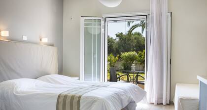 Olive Grove Studios & Apartments