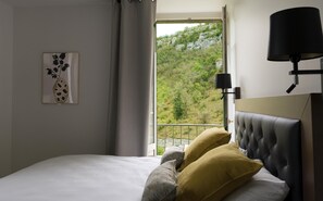 Superior Double Room, Valley View | In-room safe, desk, soundproofing, iron/ironing board - Hotel Beau Site Notre Dame (Rocamadour)