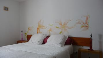 1 habitación, decoración personalizada y muebles diferentes
