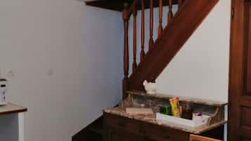 Estudio clásico, 1 cama de matrimonio, no fumadores, cocina (Champêtre) | Zona de estar | Una televisión de pantalla plana