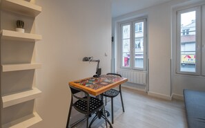 Soundproofing, free WiFi, bed sheets - Résidence Clignancourt (Paris)