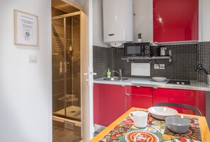 传统开间, 1 张大床和 1 张沙发床, 无烟房 | 私人厨房 | 冰箱、微波炉、电热水壶、厨具/餐具