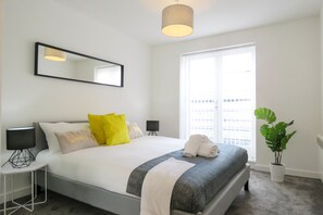 Apartment, 2 Bedrooms, Non Smoking | 2 bedrooms, iron/ironing board, free WiFi, bed sheets - Tudors - The Emerald - Free parking (Birmingham)