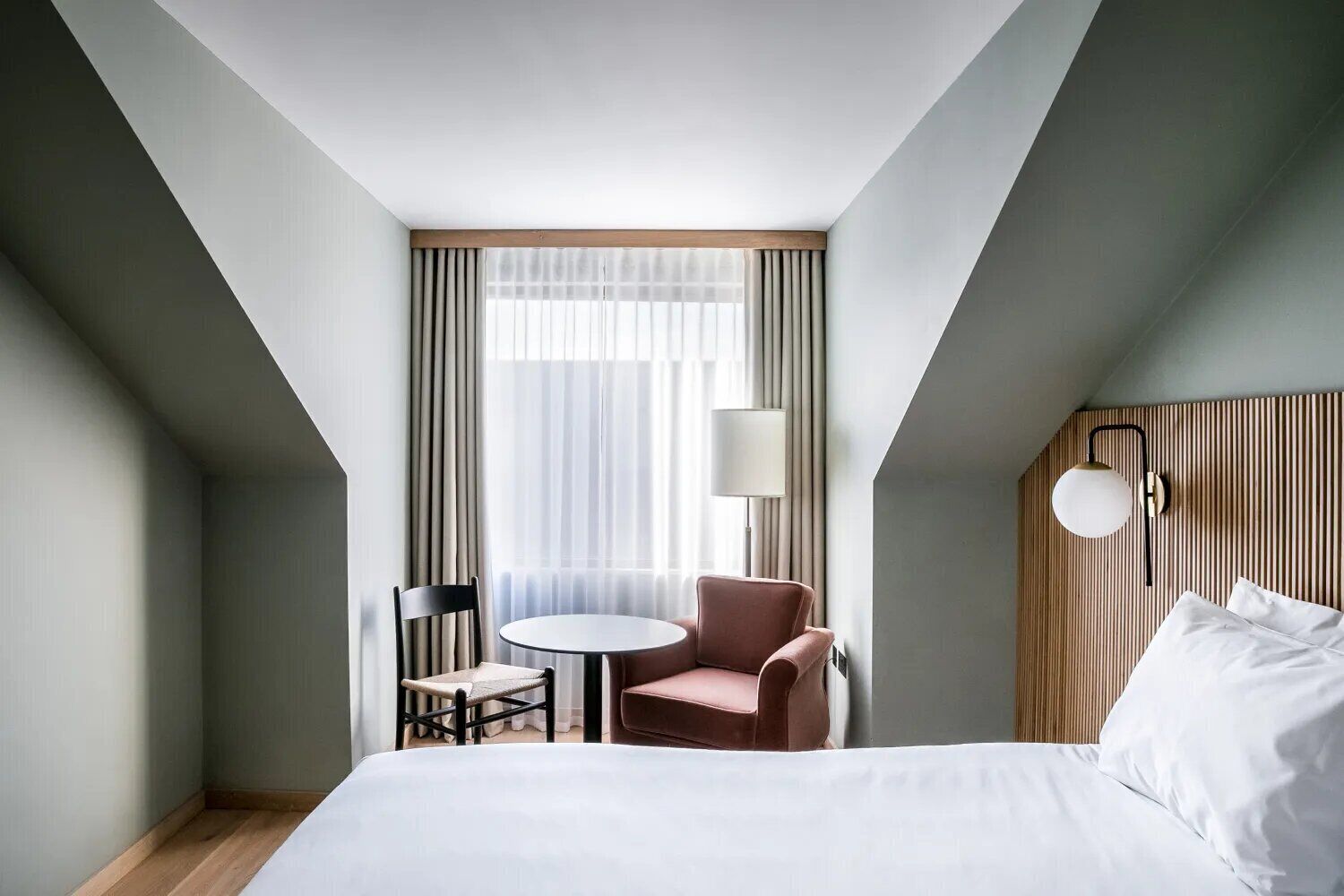 egyptian cotton sheets, premium bedding, memory-foam beds, desk