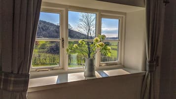 Twin Room, Private Bathroom | Free WiFi, bed sheets