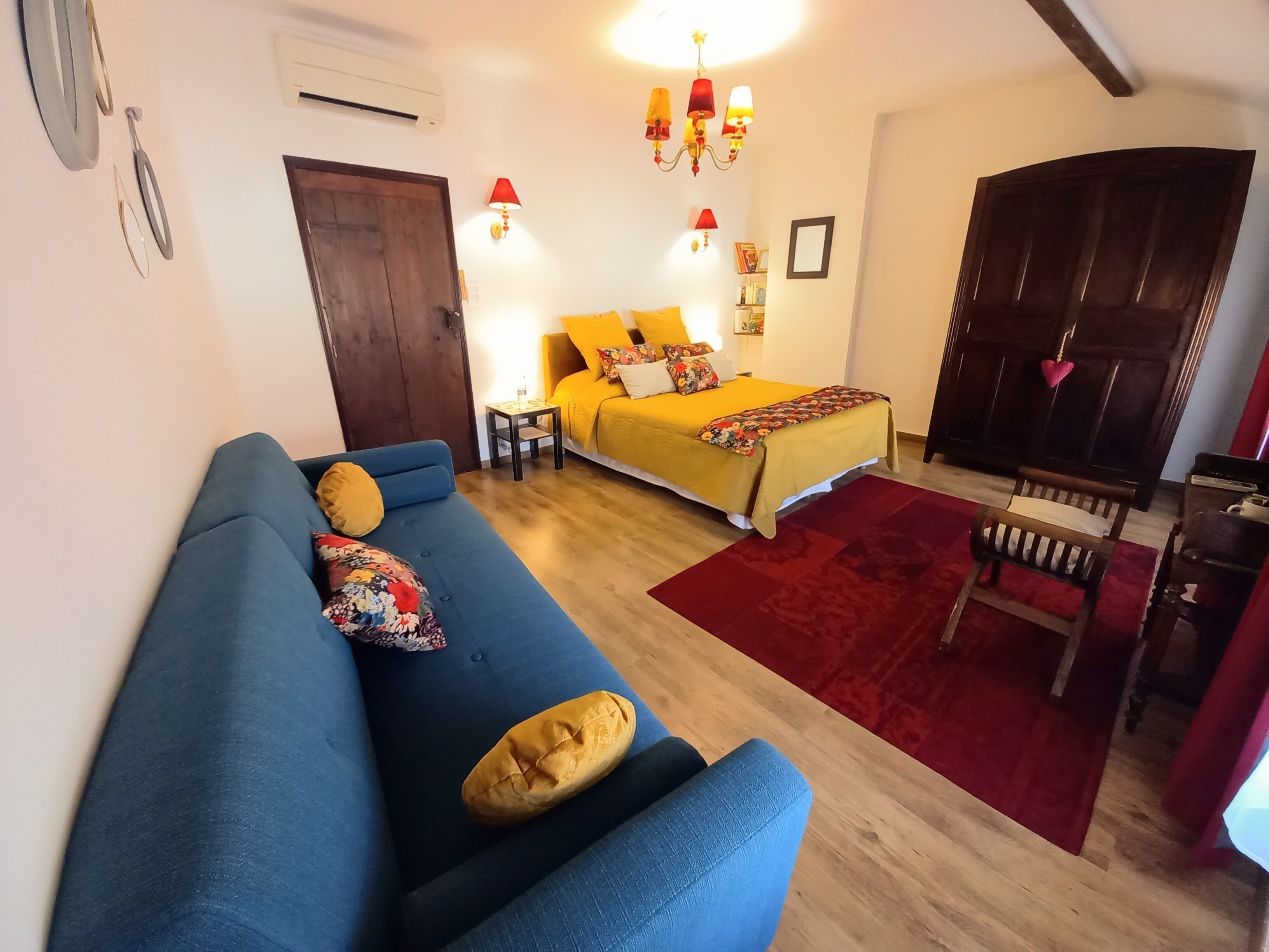 Doppelzimmer, 1 Queen-Bett, Nichtraucher | Individuell dekoriert, individuell eingerichtet, Schreibtisch