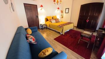 Doppelzimmer, 1 Queen-Bett, Nichtraucher | Individuell dekoriert, individuell eingerichtet, Schreibtisch