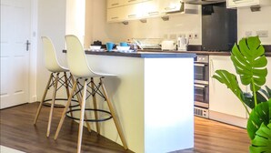 Property amenity - Tudors eSuites Birmingham Apartments with Parking (Birmingham)