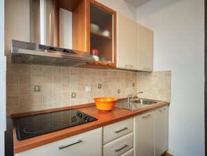 Superior Apartment | Private kitchen | Fridge, microwave, stovetop, electric kettle - Rehouse (Vilnius)