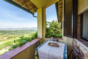 Villa, 6 Bedrooms | Balcony