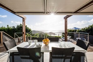 Outdoor dining - Villa La Magnifica (St. Barthelemy)