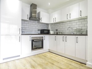 Private kitchen - Tudors eSuites Birmingham Canalside Apartments (Birmingham)