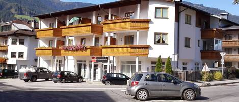 Esterni