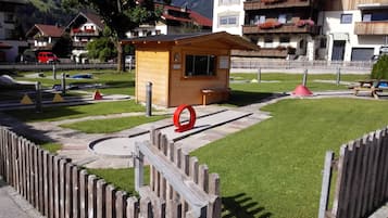 Mini-golf