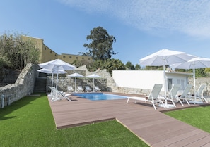 Außenpool, Liegestühle