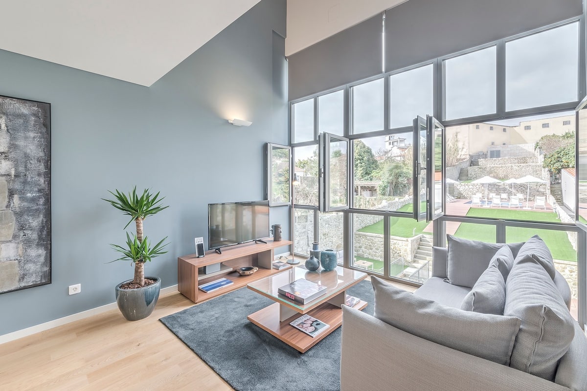 Premium Loft, 1 Queen Bed, Pool Access, Pool View | Living room | Flat-screen TV