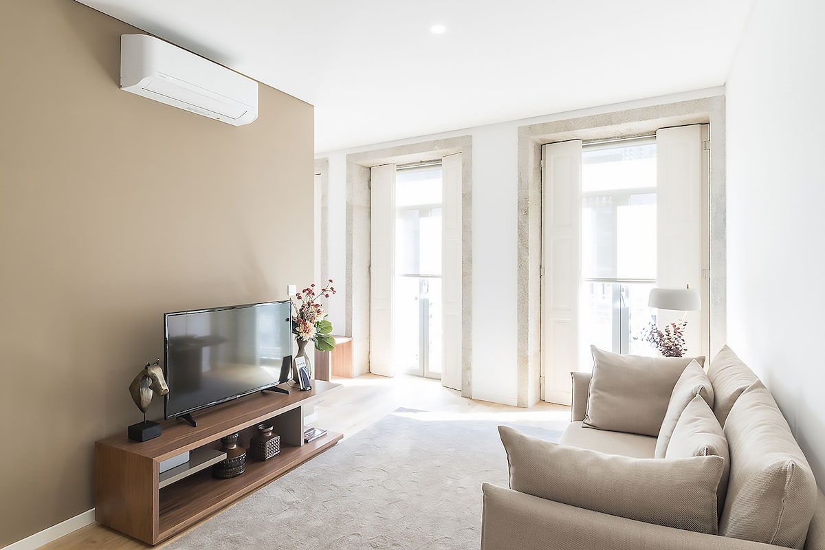 Standard Apartment, 1 Bedroom, Pool Access, City View | Living area | Flat-screen TV