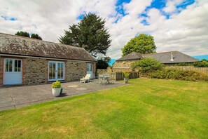 Property grounds - Ardevora an Gylen (Truro)