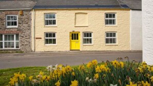 Front of property - April Cottage (Truro)