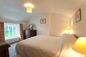 Cottage | 3 bedrooms, free cribs/infant beds - April Cottage (Truro)