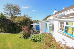 Cottage | Property grounds