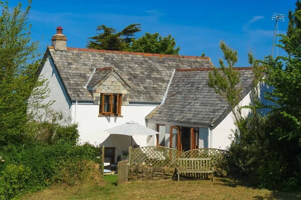 Front of property - Barn Cottage, Rosecare (Bude)