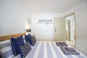 Cottage | 3 bedrooms, free cots/infant beds - Bay Cottage (Truro)