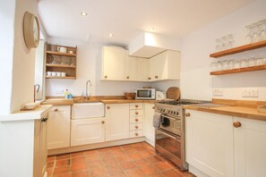 Cottage | Private kitchen | Dishwasher, high chair, cookware/dishes/utensils - Bay Cottage (Truro)