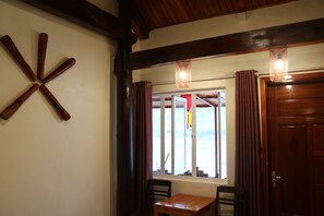 Cozy Deluxe, Balcony, River & Mountain View | Room amenity