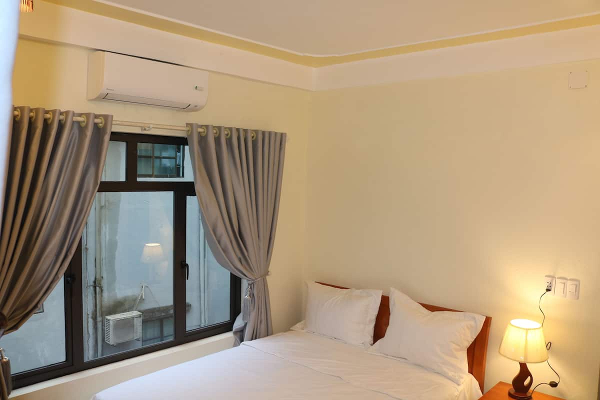 Deluxe Double Room | Individually decorated, individually furnished, desk, laptop workspace