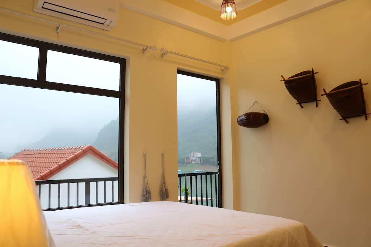Deluxe Double Room, Balcony, Garden View | Individually decorated, individually furnished, desk, laptop workspace