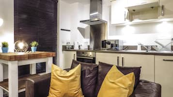 Business Apartment, 2 Bedrooms, Non Smoking | Living area | Flat-screen TV, Netflix