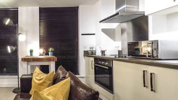 Business Apartment, 2 Bedrooms, Non Smoking | Living area | Flat-screen TV, Netflix