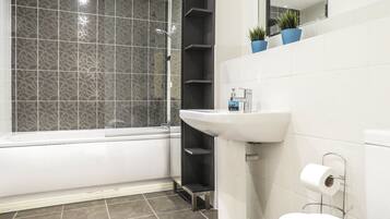 Business Apartment, 2 Bedrooms, Non Smoking | Bathroom | Free toiletries, hair dryer, towels, soap