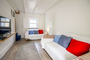 Living area - Binns Cottage (St Ives)