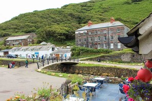 Property grounds - Bossy Castle (Boscastle)
