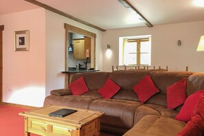 Living area - Budock Cottage (Falmouth)