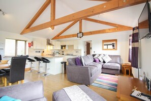 Cottage | Living room - Broadbeach Cottage (Redruth)